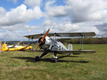 Den ve vzduchu v Plasích: Bücker 133 Jungmeister G-BUTX