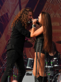 Nils Molin a Elize Ryd, Amaranthe, na Masters of Rock 2019