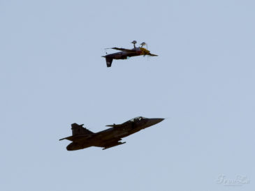 Ivo Kardoš a Martin Šonka, JAS-39 Gripen a Extra-300SR
