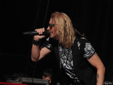 MetalFest 2017: Nic Maeder z Gotthard
